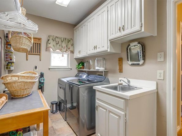 5004  Bridgewater Drive , Arlington Texas 76017