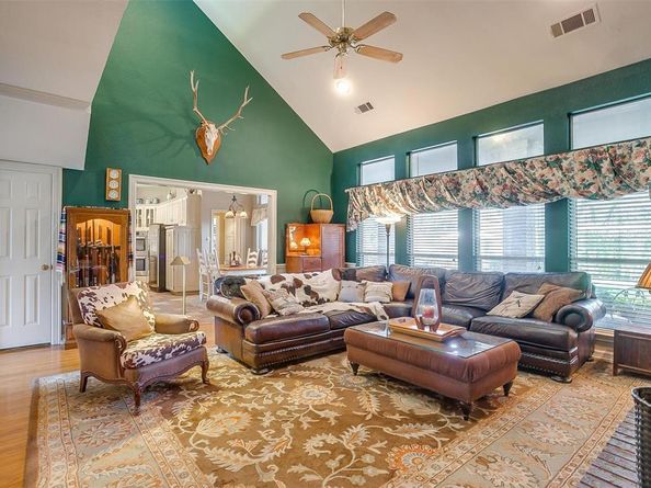 5004  Bridgewater Drive , Arlington Texas 76017