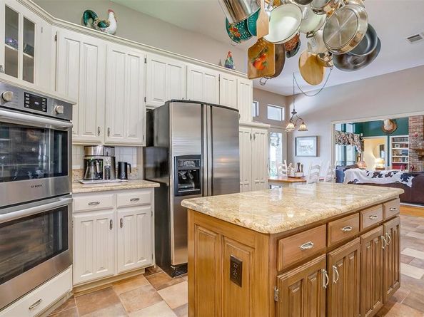5004  Bridgewater Drive , Arlington Texas 76017
