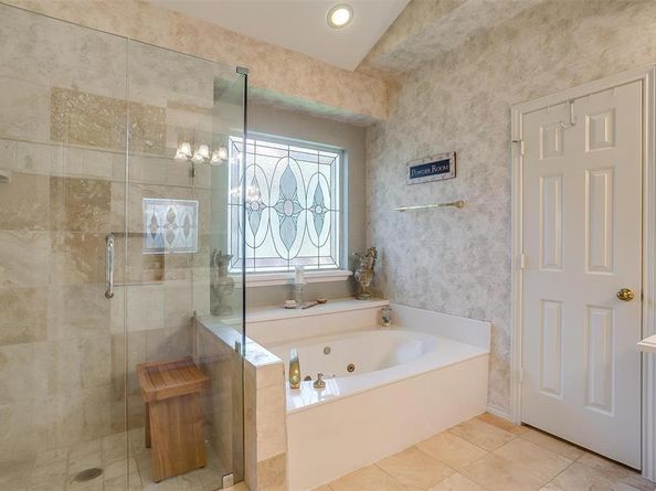 5004  Bridgewater Drive , Arlington Texas 76017
