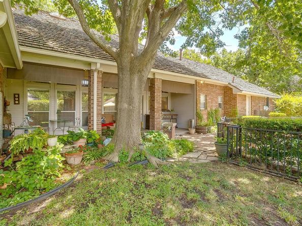 5004  Bridgewater Drive , Arlington Texas 76017