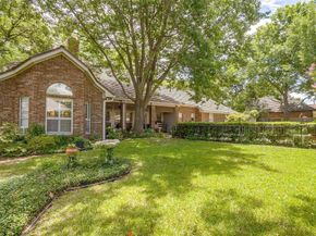 5004  Bridgewater Drive , Arlington Texas 76017