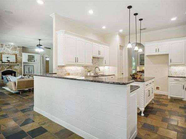 7200  Oak Creeks Court , Fort Worth Texas 76135