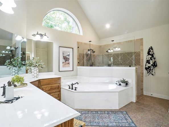 7200  Oak Creeks Court , Fort Worth Texas 76135