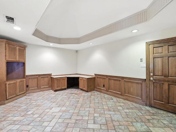 709  Trail Lake Drive , Euless Texas 76039