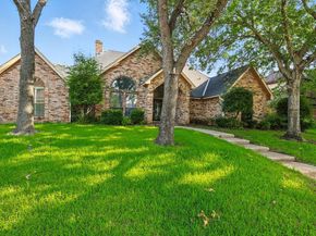 709  Trail Lake Drive , Euless Texas 76039