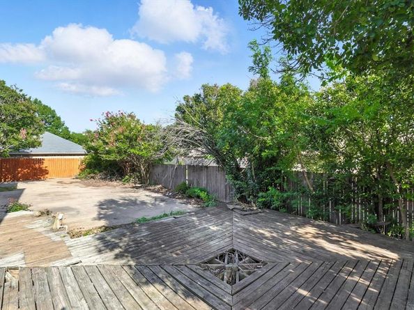 709  Trail Lake Drive , Euless Texas 76039