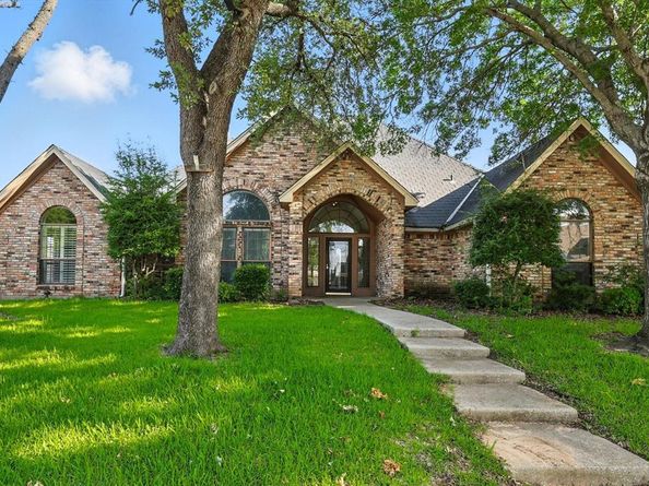 709  Trail Lake Drive , Euless Texas 76039