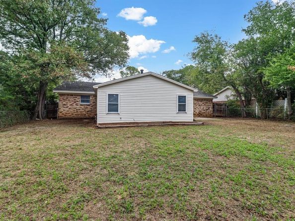 5904  Emerson Drive , Watauga Texas 76148