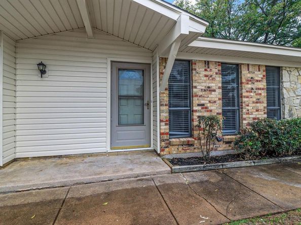 5904  Emerson Drive , Watauga Texas 76148