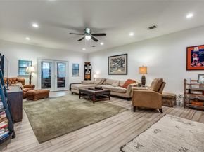 711  Hollywood Avenue , Dallas Texas 75208