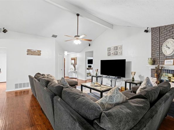 4044  Lonesome Trail , Plano Texas 75023