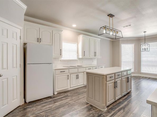 1532  Flying Jib Drive , Azle Texas 76020