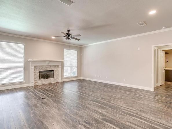 1532  Flying Jib Drive , Azle Texas 76020