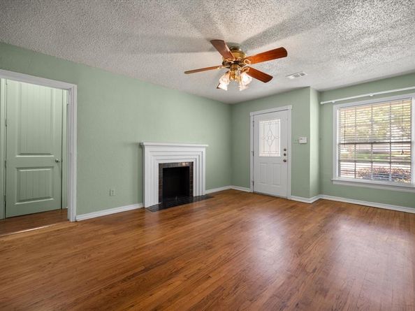 4525  Calmont Avenue , Fort Worth Texas 76107