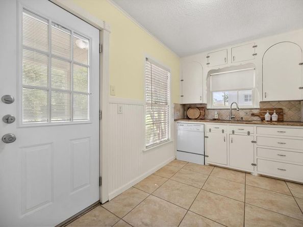 4525  Calmont Avenue , Fort Worth Texas 76107