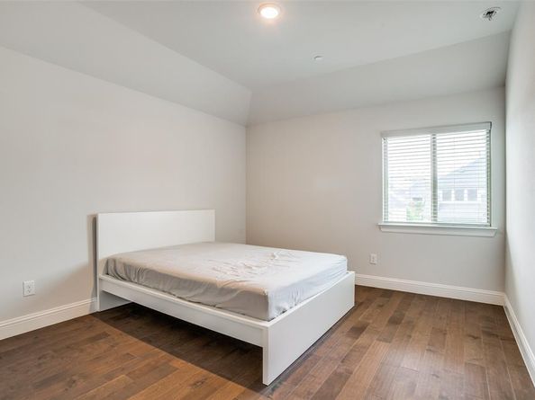 1043  Sarah Street , Allen Texas 75013