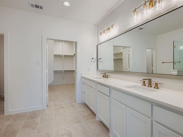 620  Sir Christopher Street , Lewisville Texas 75056