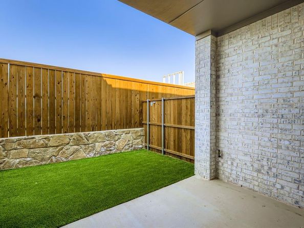 620  Sir Christopher Street , Lewisville Texas 75056