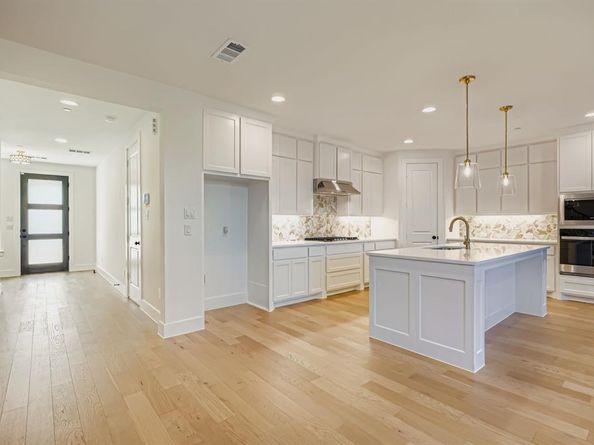 620  Sir Christopher Street , Lewisville Texas 75056