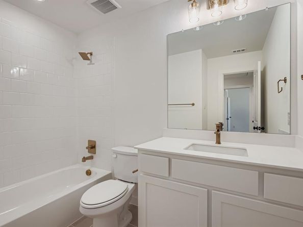 620  Sir Christopher Street , Lewisville Texas 75056