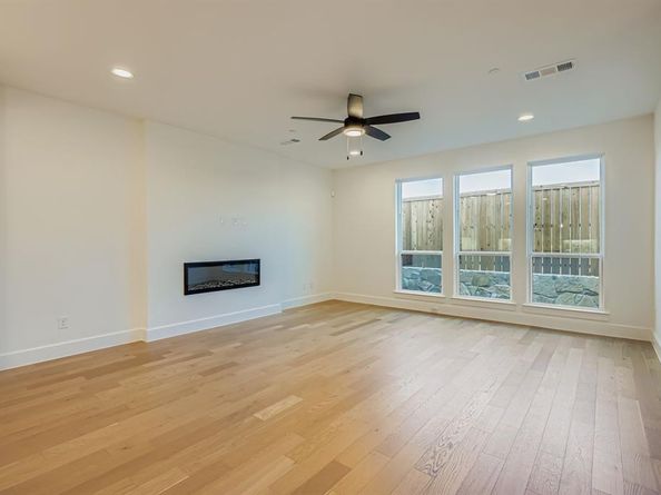 620  Sir Christopher Street , Lewisville Texas 75056