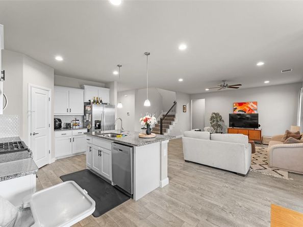 1225  Rolling Meadows Drive , Cedar Hill Texas 75104