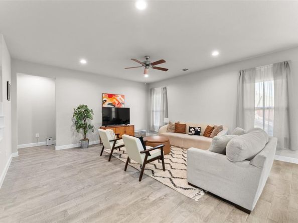 1225  Rolling Meadows Drive , Cedar Hill Texas 75104