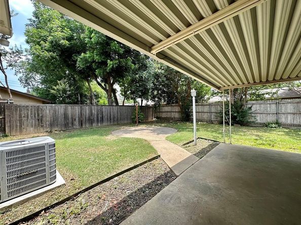 2804  Hollywood Drive , Arlington Texas 76013