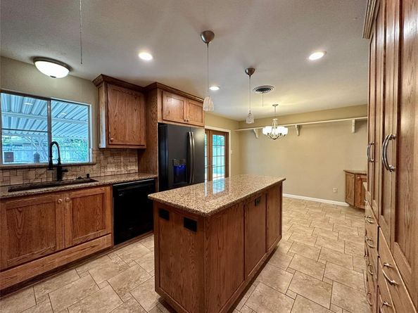 2804  Hollywood Drive , Arlington Texas 76013