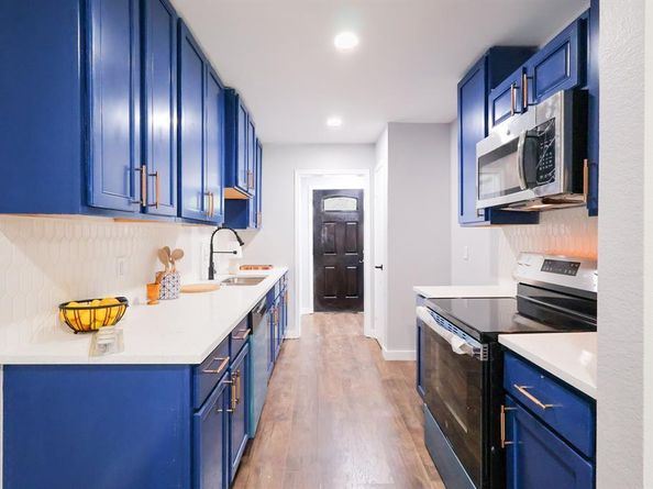 412  Langley  , Everman Texas 76140