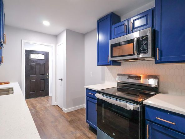 412  Langley  , Everman Texas 76140
