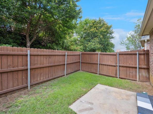 2153  Parkview  , Carrollton Texas 75006