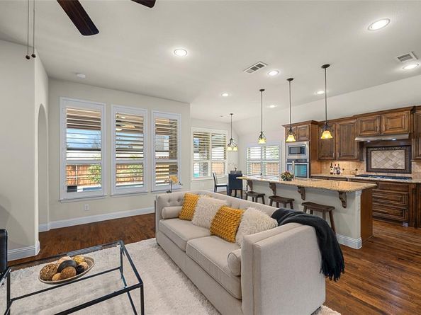 864  Gaited Trail , Frisco Texas 75036