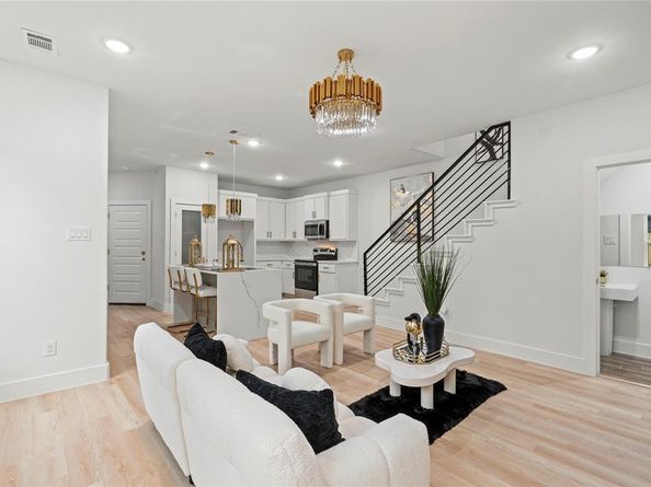 5305  Colonial Avenue , Dallas Texas 75215