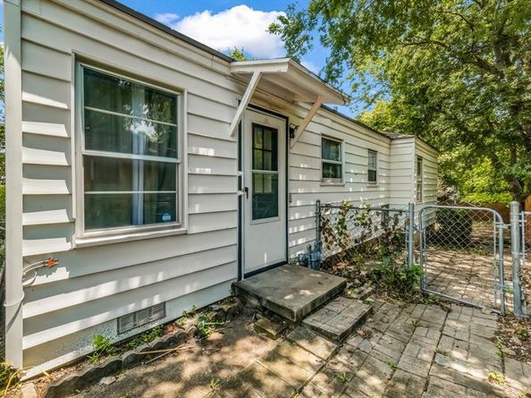 5129  Kessler Road , River Oaks Texas 76114