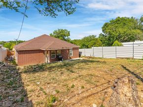2810  19th Street , Fort Worth Texas 76106