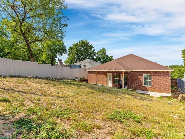 2810  19th Street , Fort Worth Texas 76106