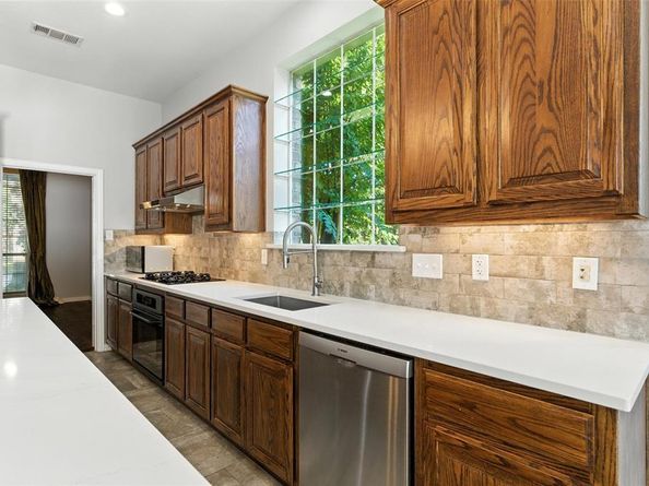 1612  Almond Drive , Mansfield Texas 76063