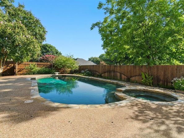 1612  Almond Drive , Mansfield Texas 76063
