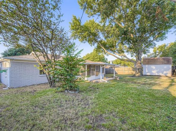 420  Bedford Court W, Hurst Texas 76053