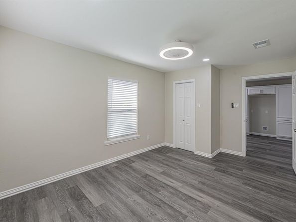 2820  Forest Avenue , Fort Worth Texas 76112