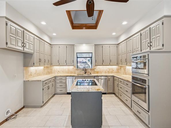 2900  Oak Trail Court , Dalworthington Gardens Texas 76016