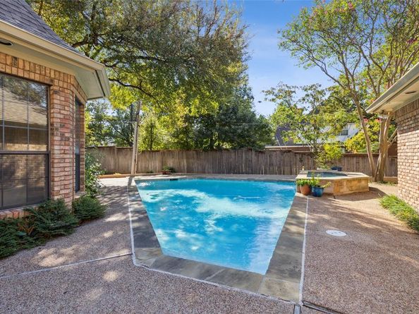 2900  Oak Trail Court , Dalworthington Gardens Texas 76016