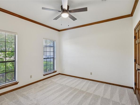 2900  Oak Trail Court , Dalworthington Gardens Texas 76016