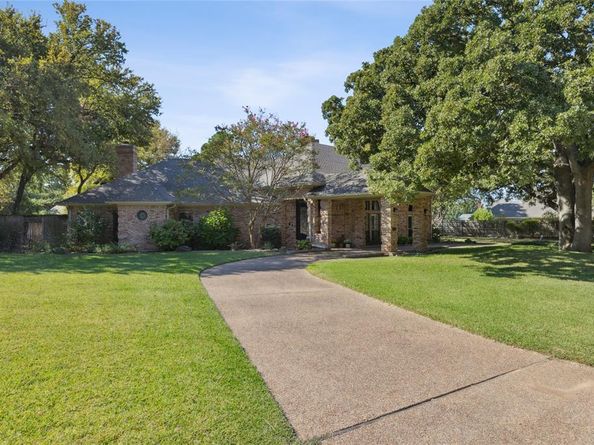 2900  Oak Trail Court , Dalworthington Gardens Texas 76016