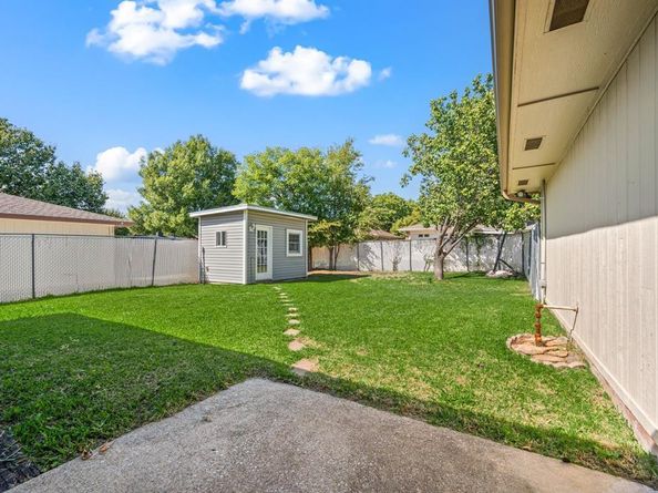 1733  Sterling Lane , Lewisville Texas 75067