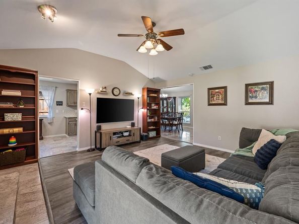 1733  Sterling Lane , Lewisville Texas 75067