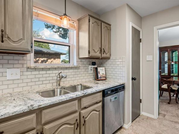 1733  Sterling Lane , Lewisville Texas 75067