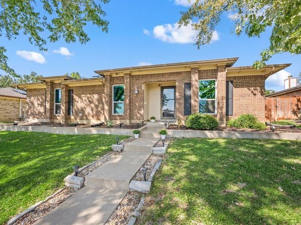1733  Sterling Lane , Lewisville Texas 75067